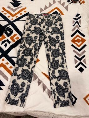 Alice + Olivia Black Floral Print Trousers